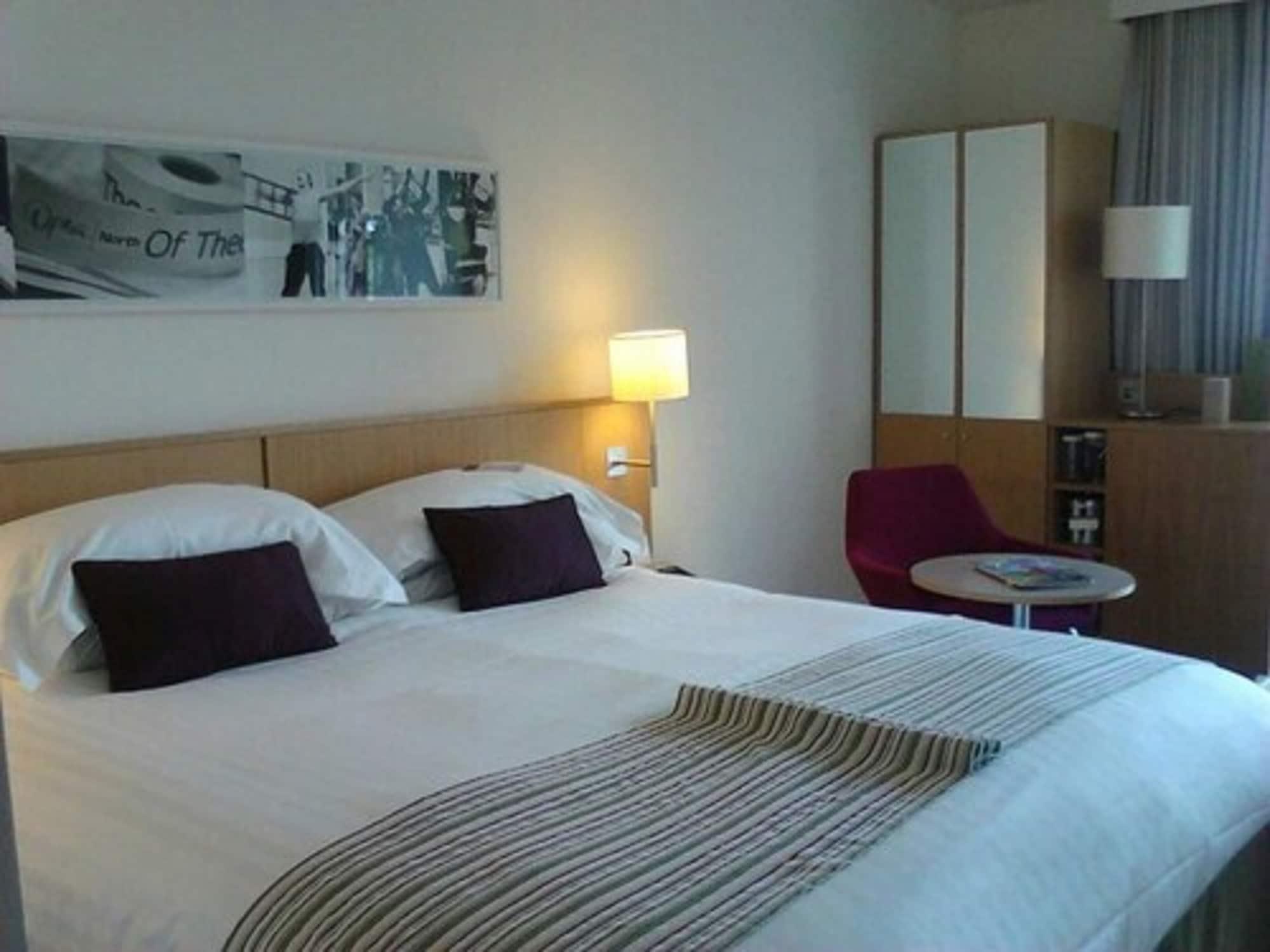 Doubletree By Hilton Leeds Hotel Leeds  Exterior foto