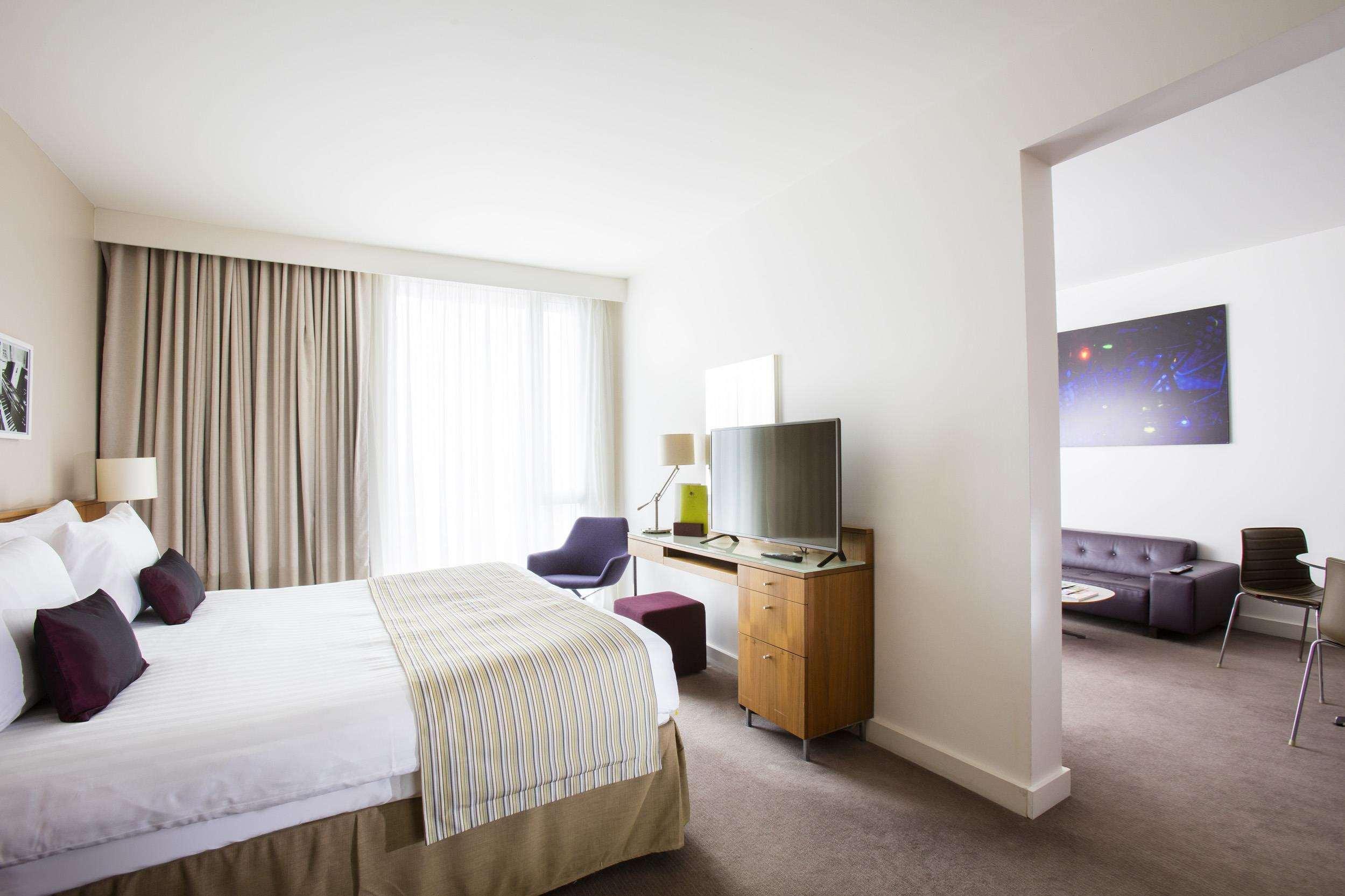 Doubletree By Hilton Leeds Hotel Leeds  Exterior foto