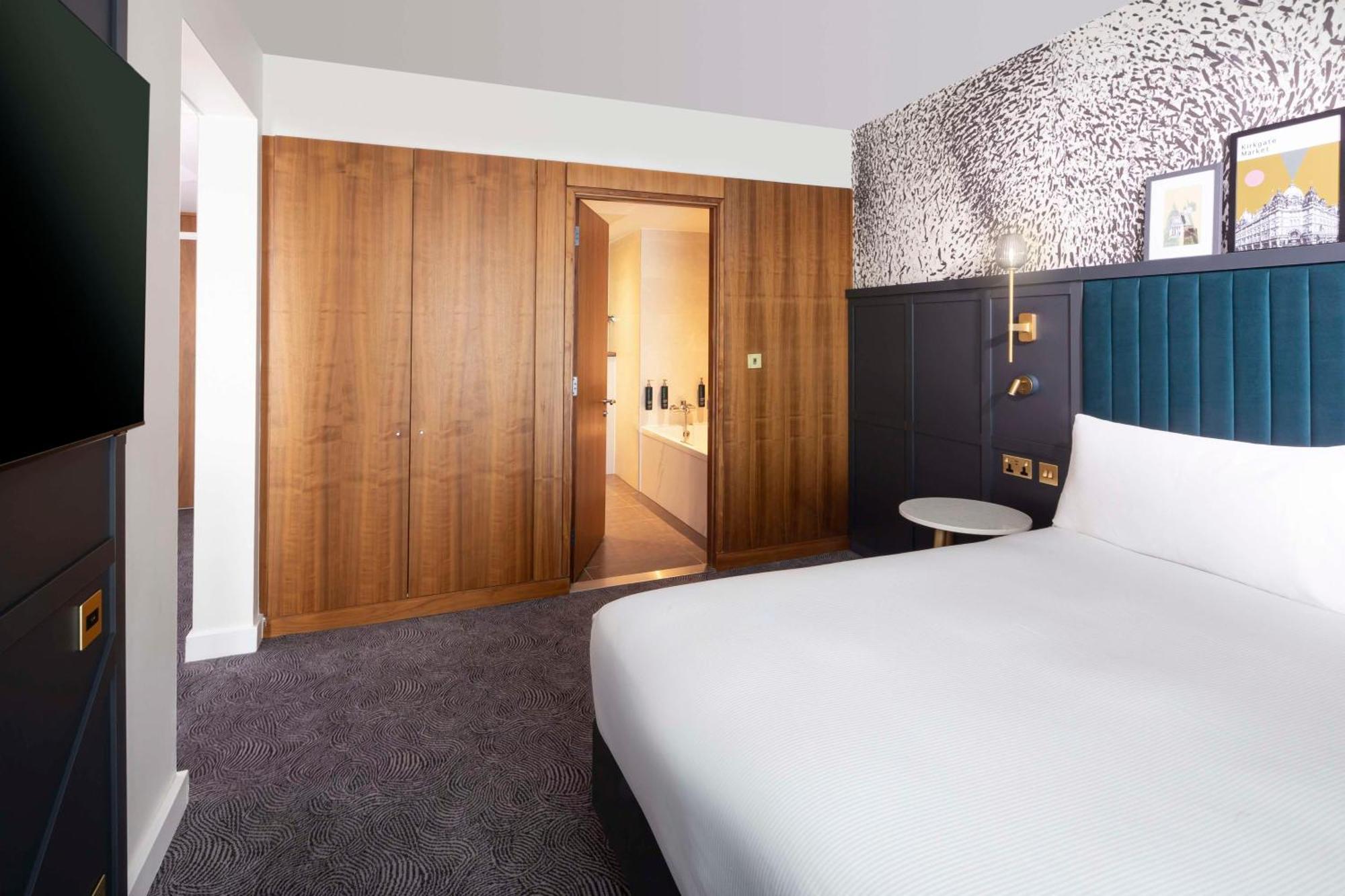 Doubletree By Hilton Leeds Hotel Leeds  Exterior foto