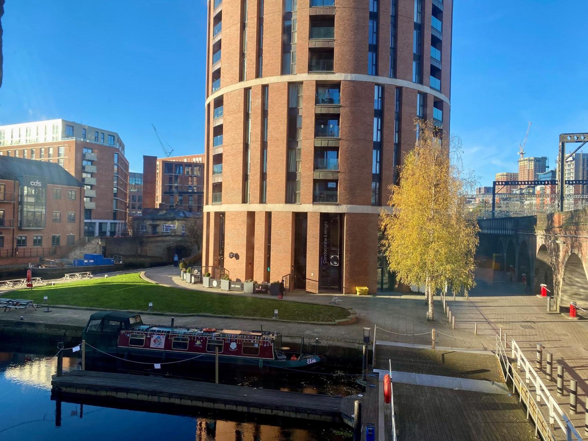 Doubletree By Hilton Leeds Hotel Leeds  Exterior foto
